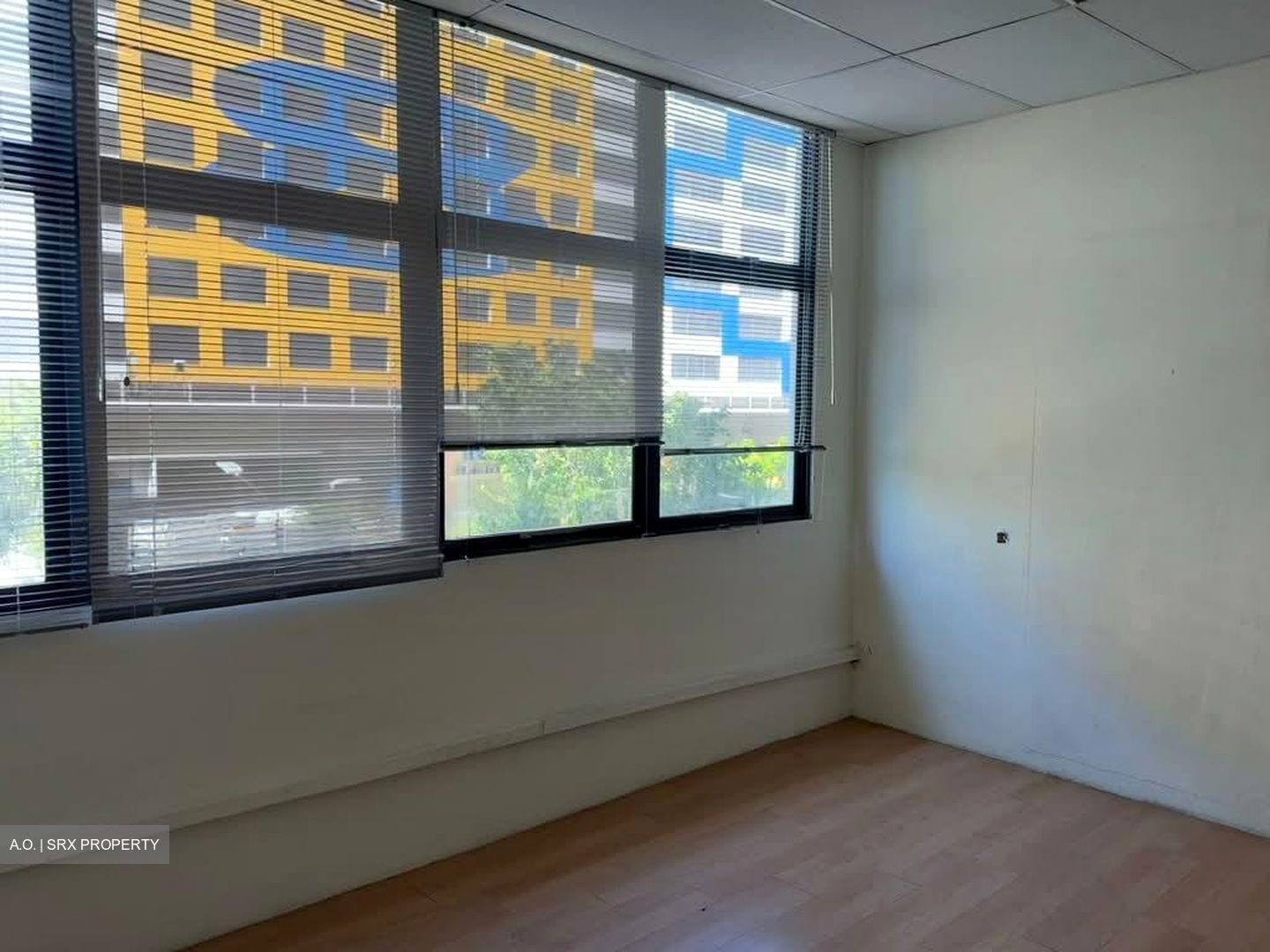 Tradehub 21 (D22), Office #531648451